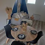 De L'écluse Carrée Hébergement de vacances *